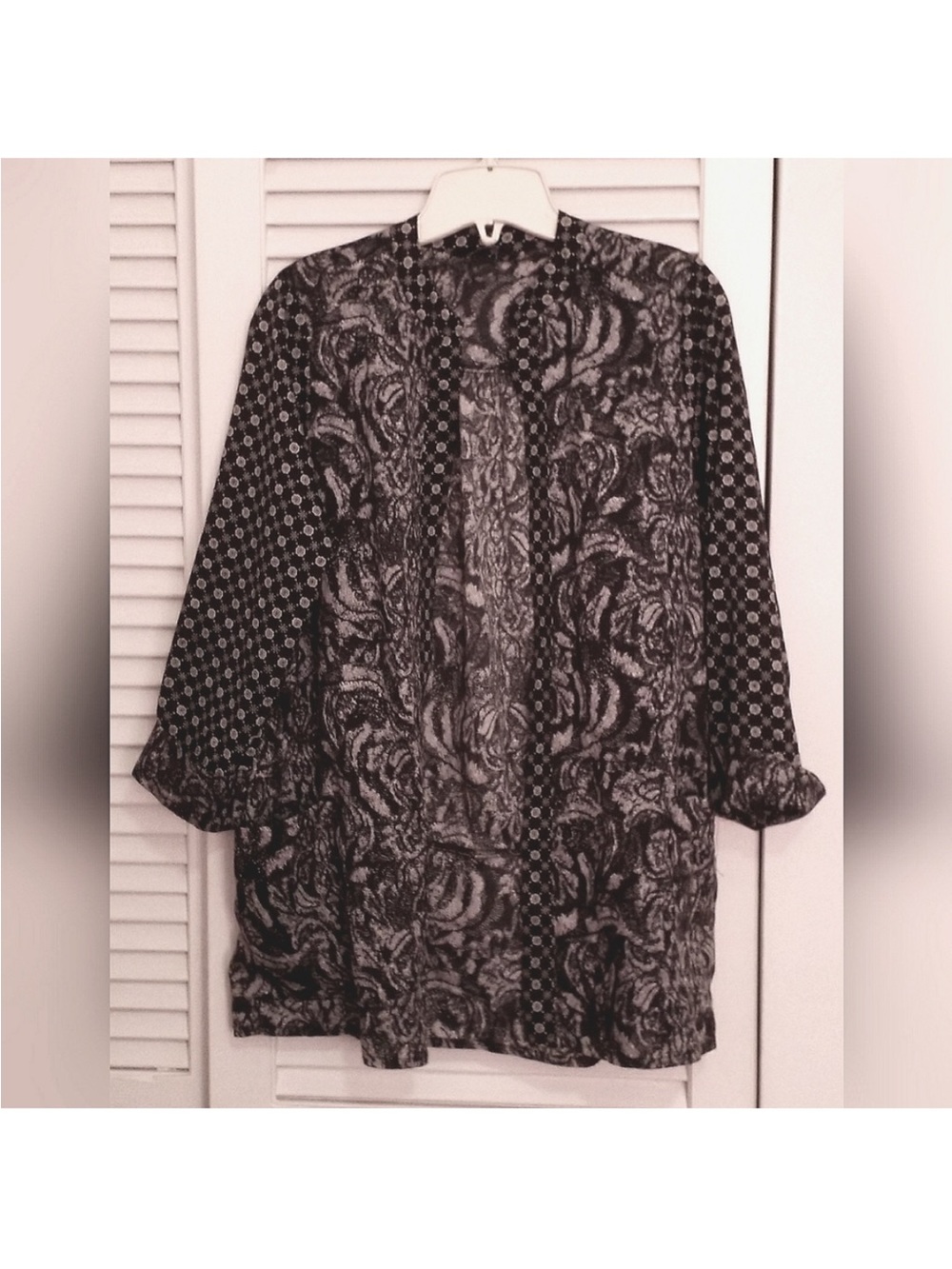 Black Floral Pattern Open-Front Kimono Tunic